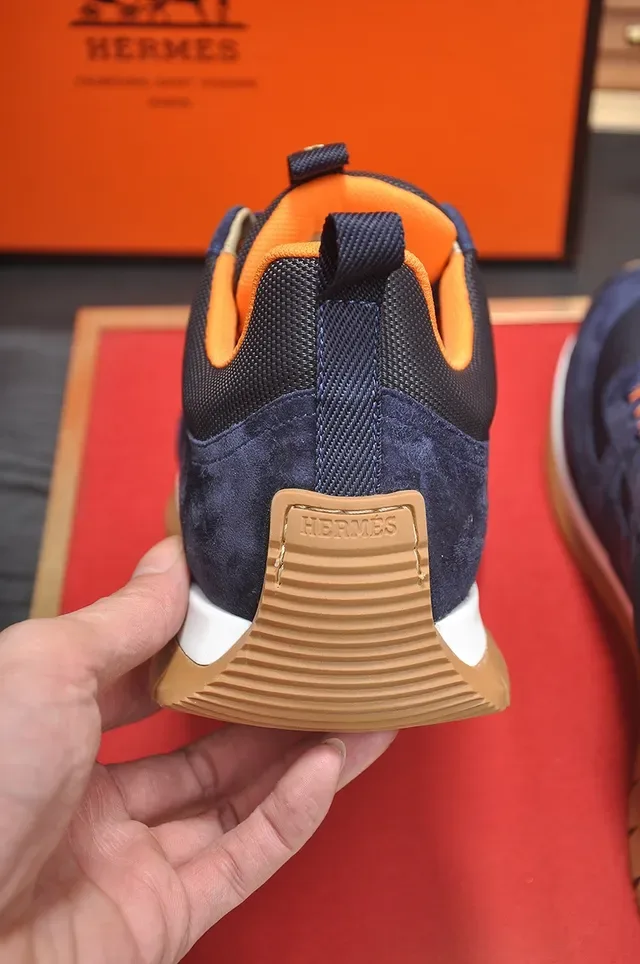 Tênis lifestyle navy de suede e mesh low-top 2