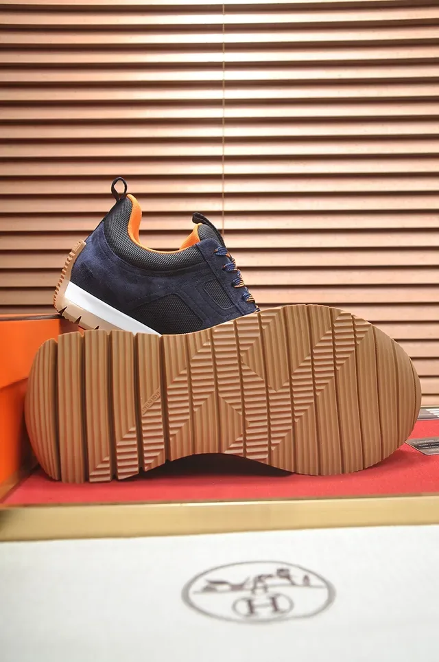 Tênis lifestyle navy de suede e mesh low-top 3