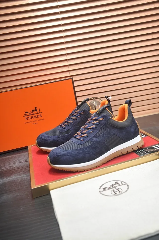 Tênis lifestyle navy de suede e mesh low-top 4