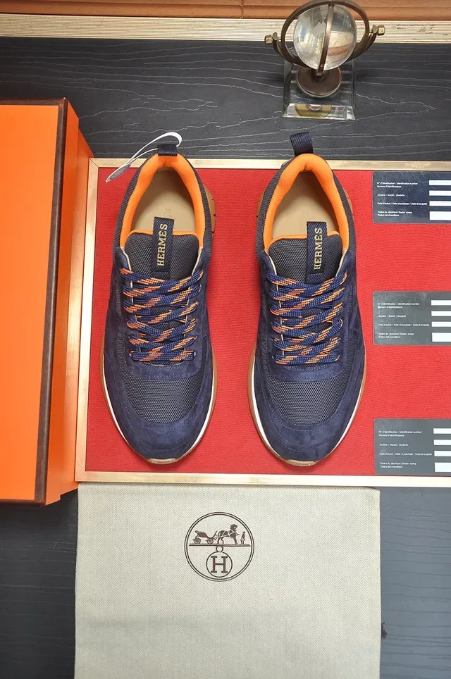 Tênis lifestyle navy de suede e mesh low-top 5
