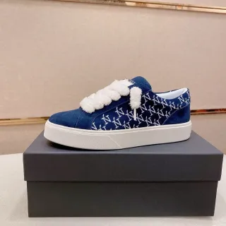 أحذية رياضية Navy White Suede مطرزة مونوغرام