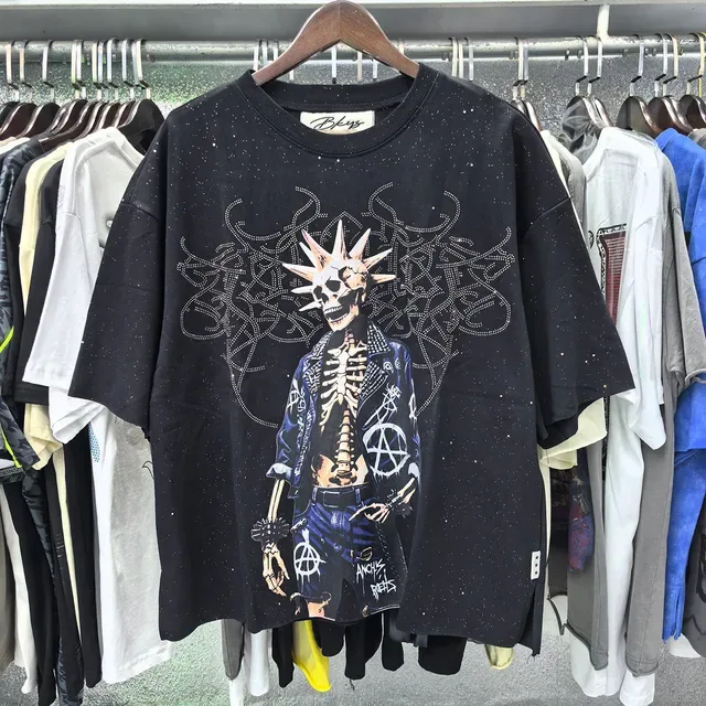 Oversized Graphic-Print Speckled Black T-Shirt 12