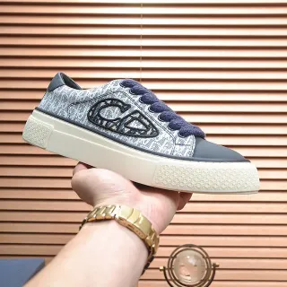 Zapatilla con plataforma de bajo corte con textil estampado
