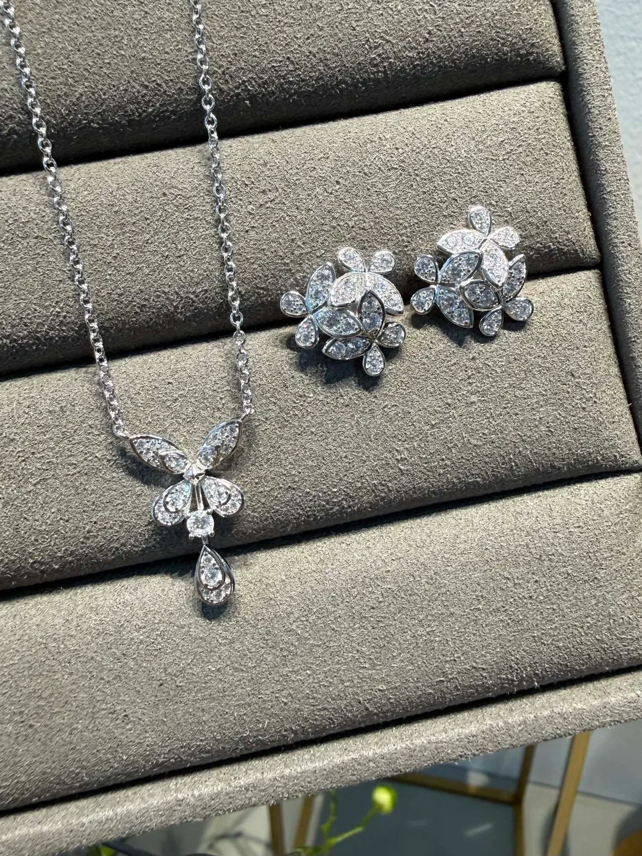 Pavé-Set Floral Teardrop Pendant Necklace 4