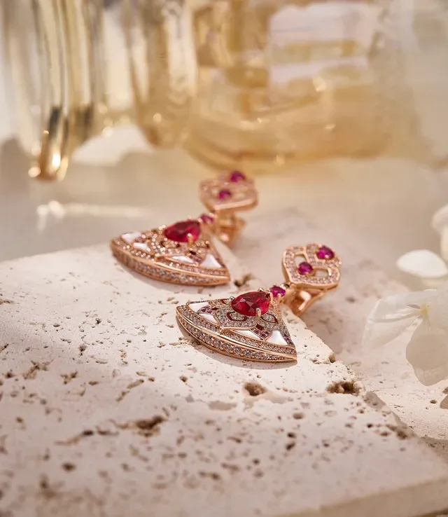 Red Gold Fan-Shaped Drop Heart-Motif Clip Earrings 5