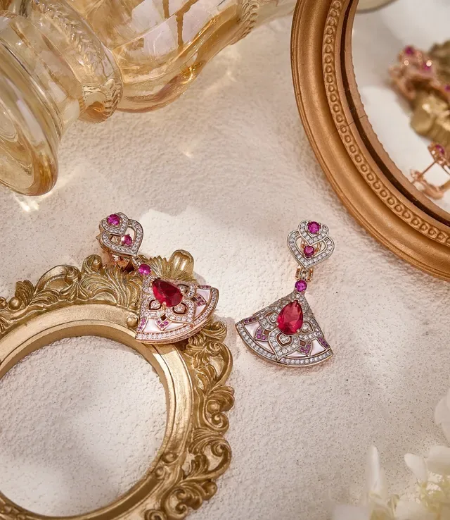 Red Gold Fan-Shaped Drop Heart-Motif Clip Earrings 8