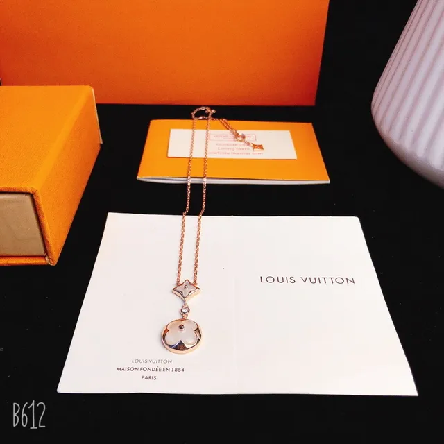 Rose Gold-Tone Flower Shell Pendant Necklace 6