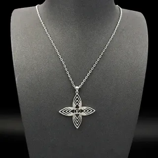 Collier pendentif argenté géométrique à quatrefoil ajouré