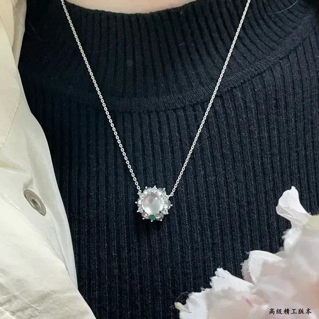 Colar Halo Cabochon Verde Centro Prata 9