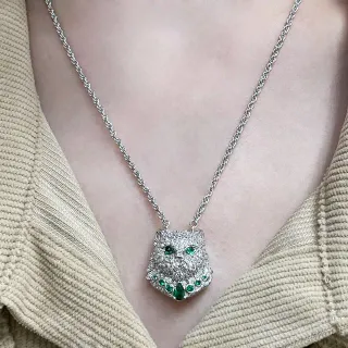 فضية خضراء Cat-Head معلقة Pavé-Set حجر شفاف قلادة