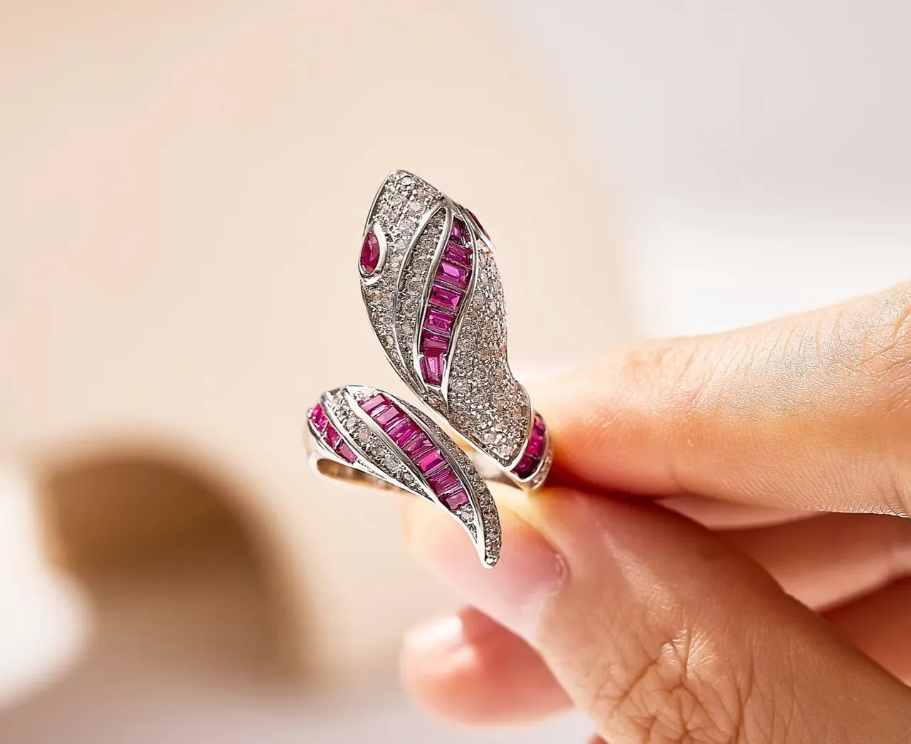 Silver Green Snake-Inspired Coiled Silhouette Pavé Diamond Setting Ring 6