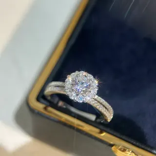 রূপার হালো সেটিং পাভে ব্যান্ড রিং