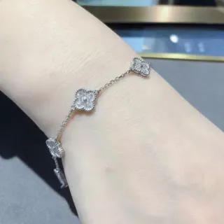 银色调 Pavé 三叶草图案链条手链
