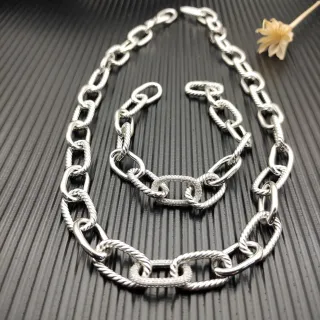 Collier chaîne torsadée et maillons ovales en argent