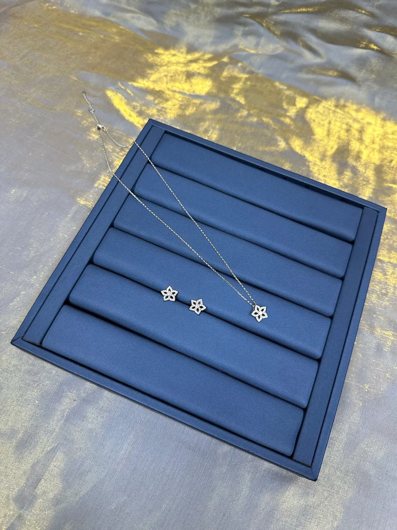 Star-Shaped Pavé-Crystal Stud Earrings 8