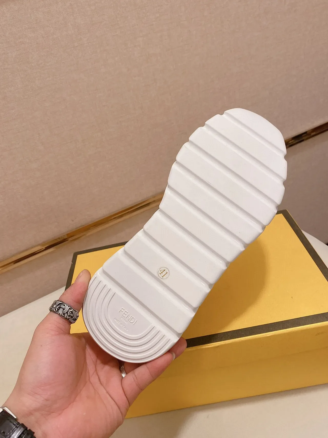 Tênis lifestyle chunky com overlay de malha branco e neon lima 2