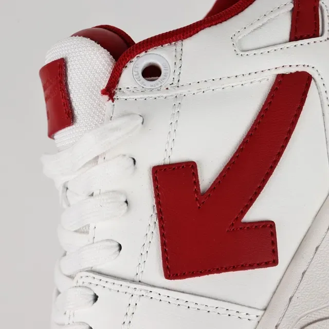 White and Red Arrow-Side Panel Lifestyle Sneakers 6