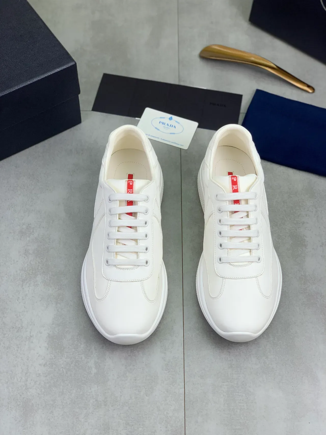 White Leather Minimalist Lifestyle Sneakers 4