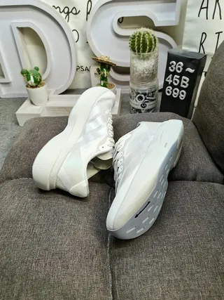 Chaussures de course avec upper tricoté monocrome blanc, semelle intermédiaire en mousse sculptée 6