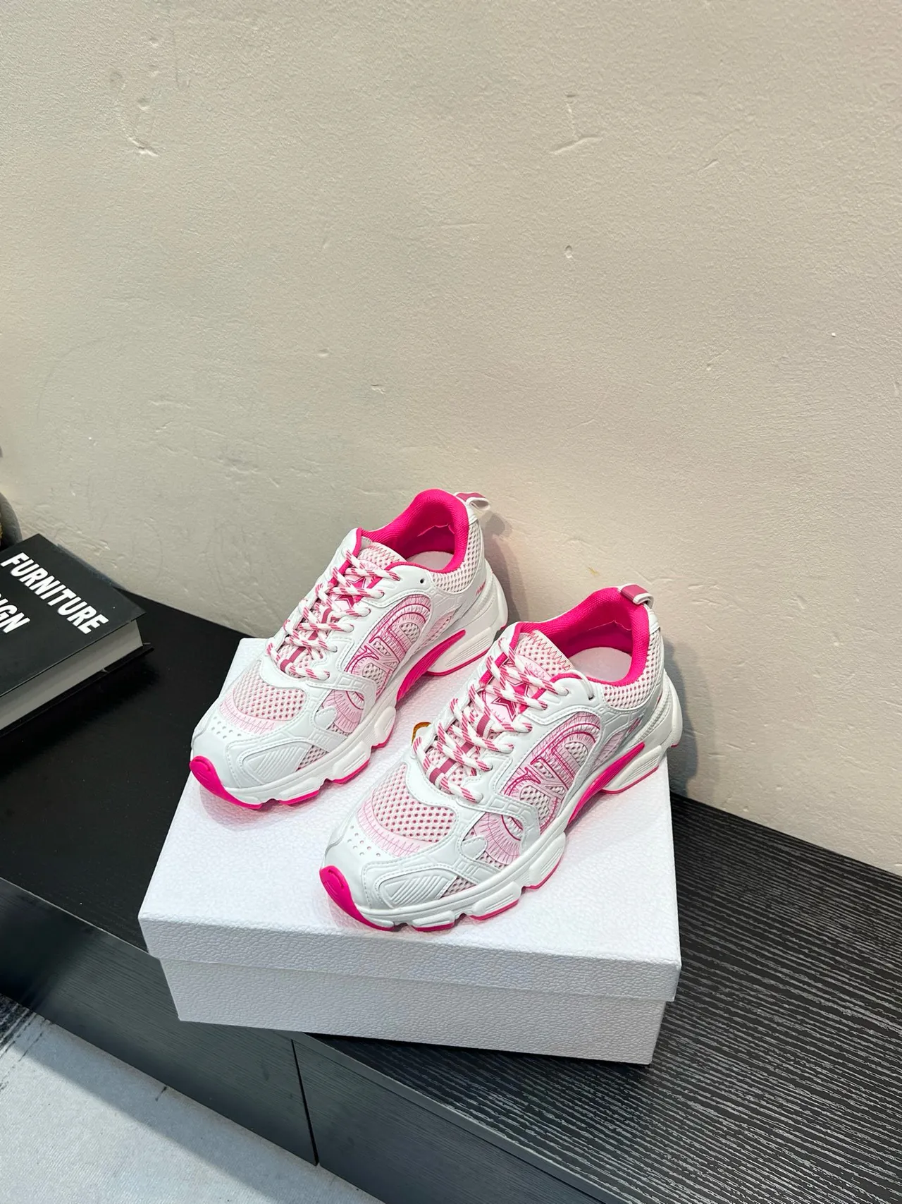 White Pink Platform Sole Mesh And Synthetic Overlay Construction Chunky Sneakers 3