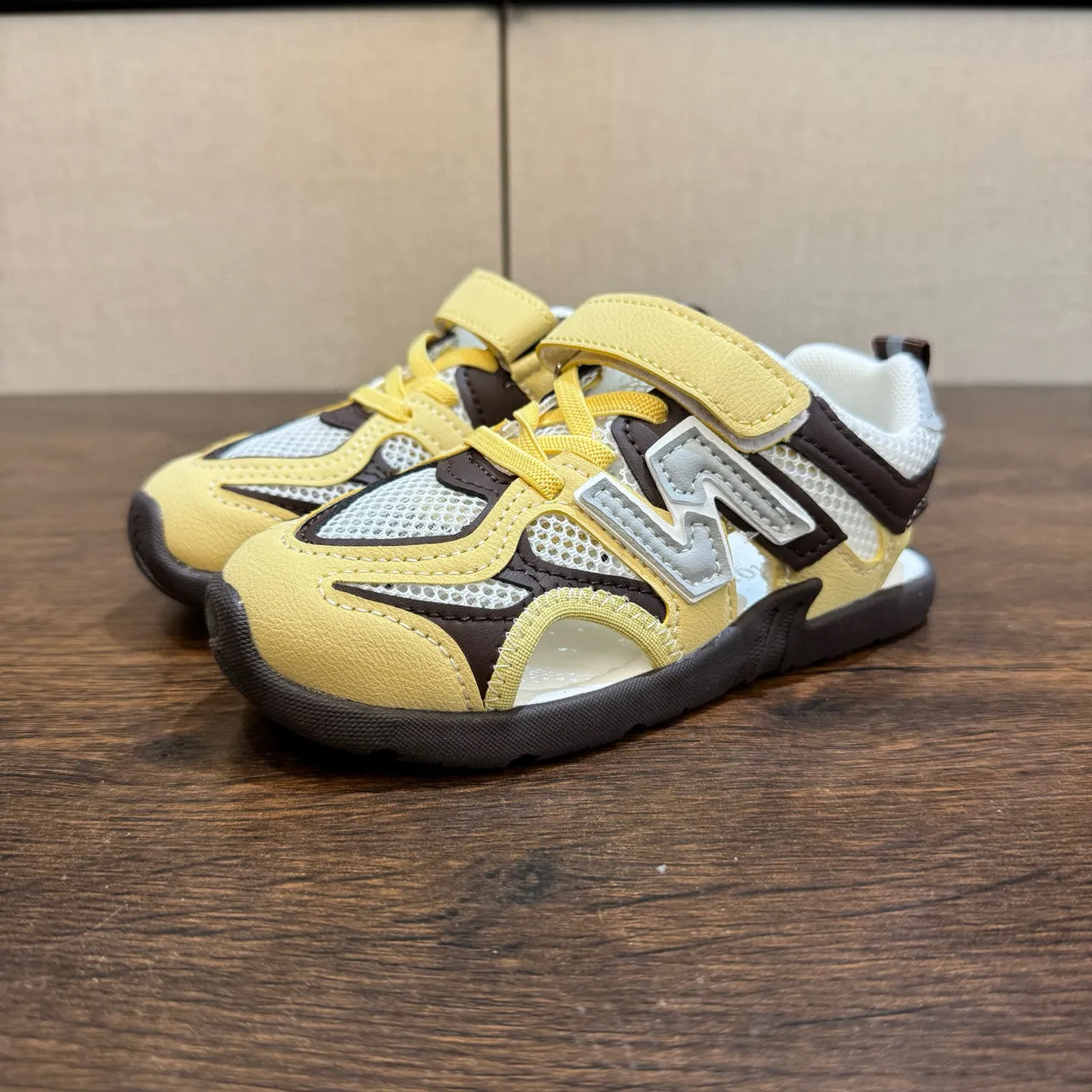 Yellow Brown Gray Mesh Velcro Strap Casual Sandals 16