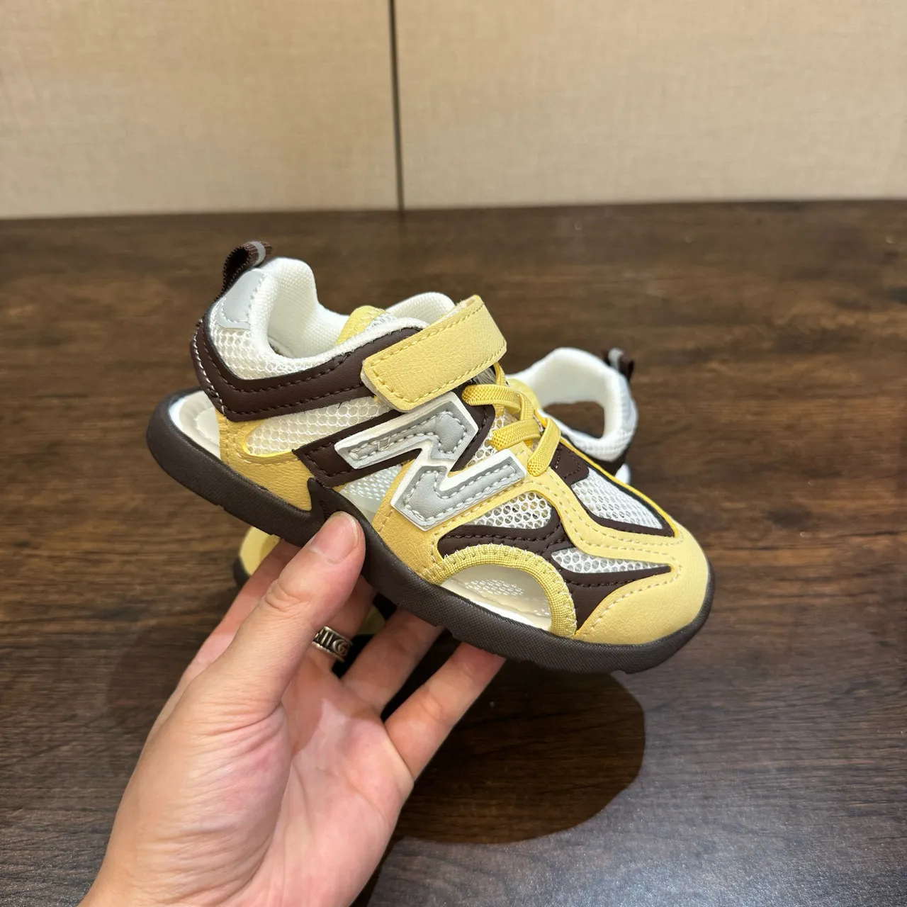 Yellow Brown Gray Mesh Velcro Strap Casual Sandals 18