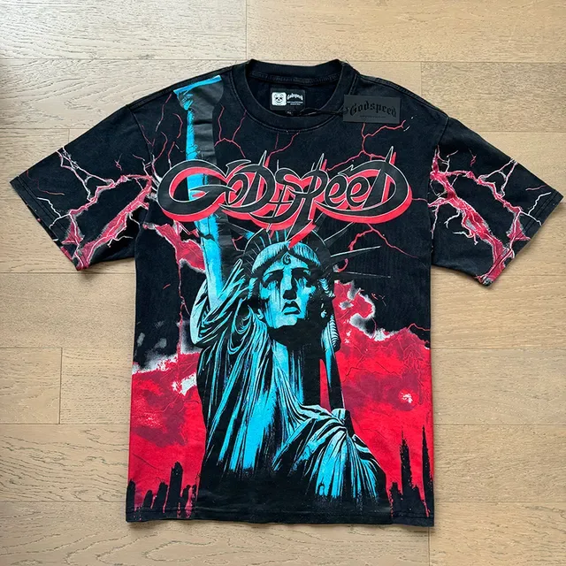 Camiseta oversize con estampado gráfico Godspeed De muchos, uno 6
