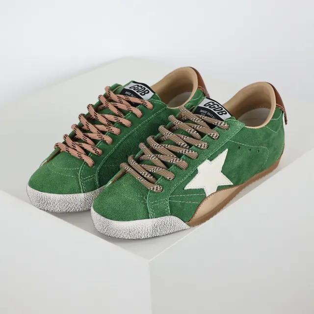 Golden Goose Superstar Chaussures Lifestyle en Daim Vert avec Étoile 2