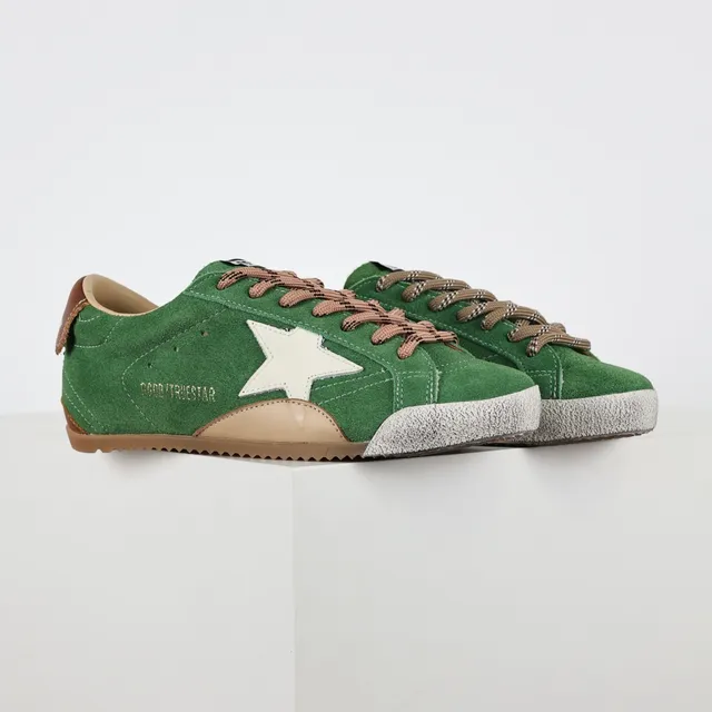 Golden Goose Superstar Chaussures Lifestyle en Daim Vert avec Étoile 3