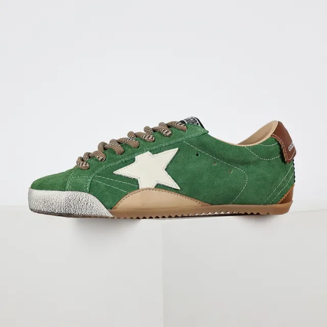 Golden Goose Superstar Chaussures Lifestyle en Daim Vert avec Étoile 9