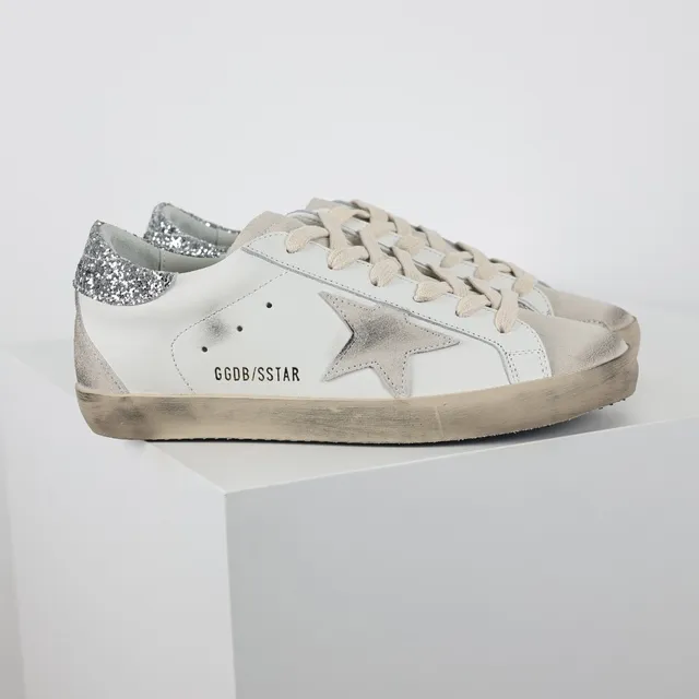 Golden Goose Superstar Blanc Argent usé semelle gomme scintillant étiquette talon sneakers lifestyle 3