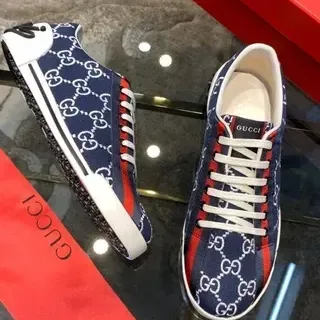 Gucci Ace Zapatillas Lifestyle con Monograma GG en Azul Marino y Rojo