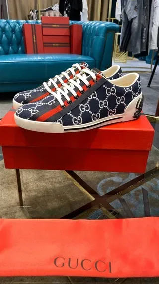 Gucci Ace नेवी ब्लू और लाल GG Monogram जीवन शैली स्नीकर्स 8