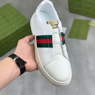 Gucci Ace 白色鳄鱼纹织物条纹生活方式运动鞋
