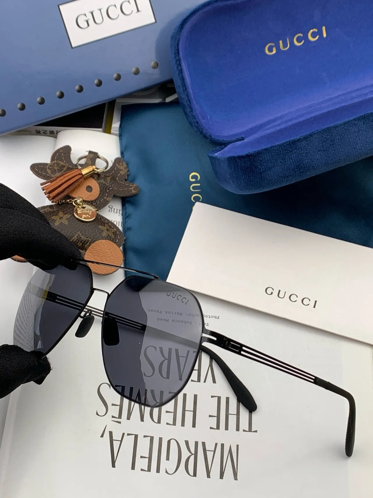 Gucci एविएटर-स्टाइल पतला मेटल फ्रेम ग्रेडिएंट ग्रे सनग्लास 9