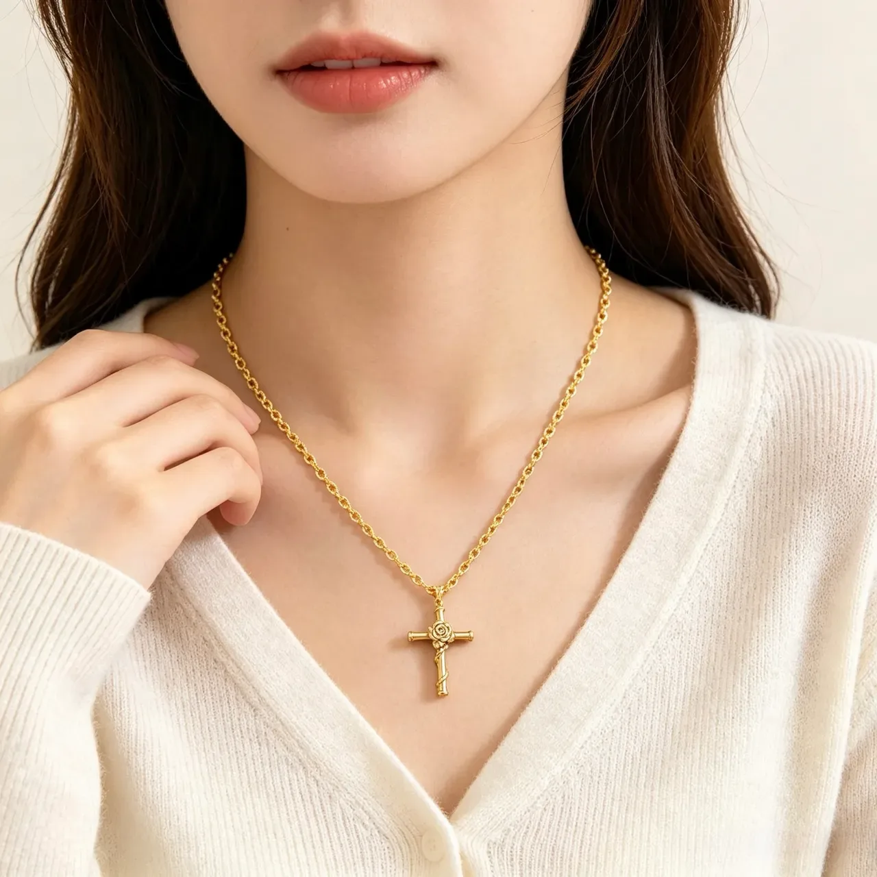 Gucci 竹十字吊坠 金色项链 3