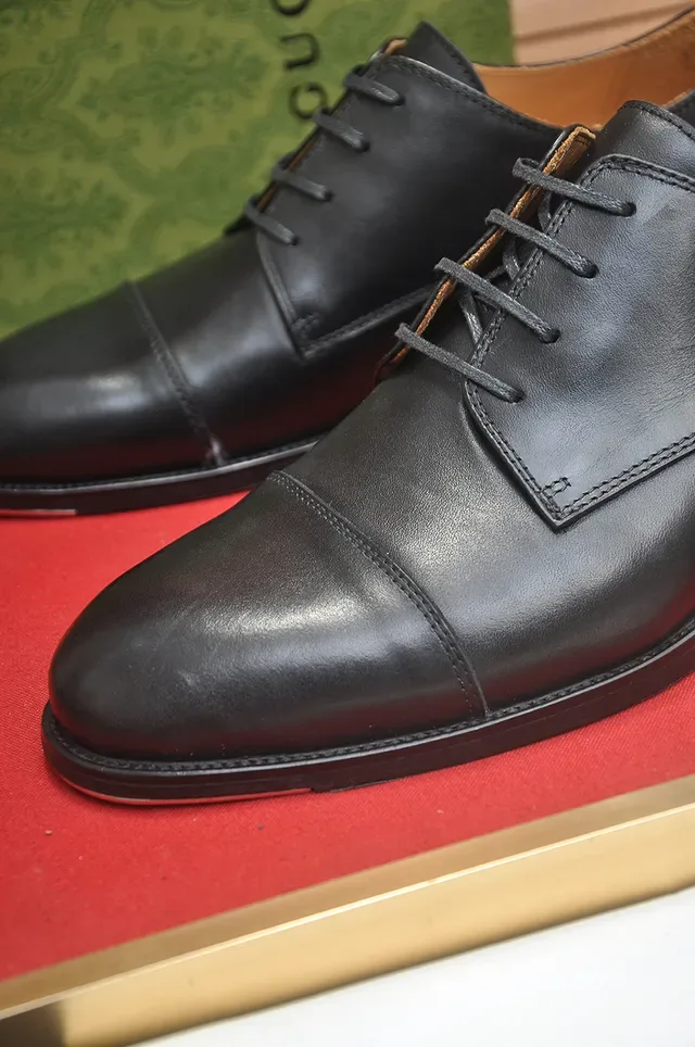 Gucci Chaussures Oxford à Cap-Toe Noir 2