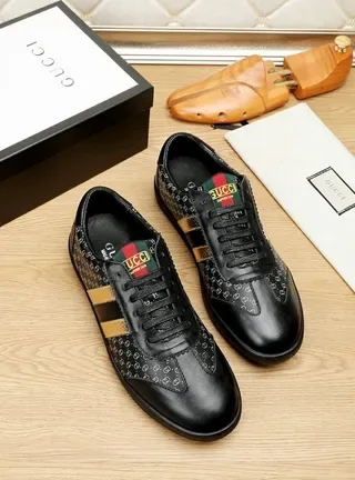 Gucci Negro Dorado Cuero Superior Monogram-Print Paneles Laterales Lifestyle Sneakers 4