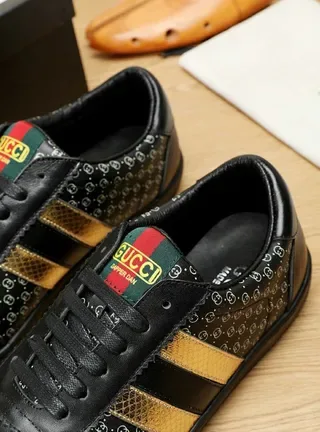 Gucci Negro Dorado Cuero Superior Monogram-Print Paneles Laterales Lifestyle Sneakers 7