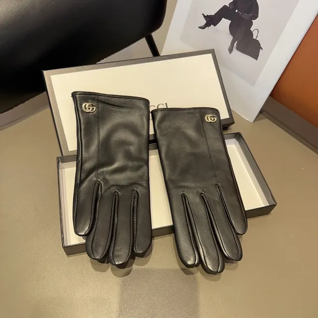 Gucci Guantes de cuero negro y oro suave Interlocking G Hardware 5