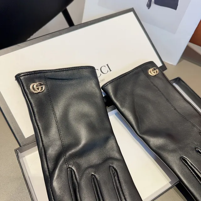 Gucci Guantes de cuero negro y oro suave Interlocking G Hardware 7