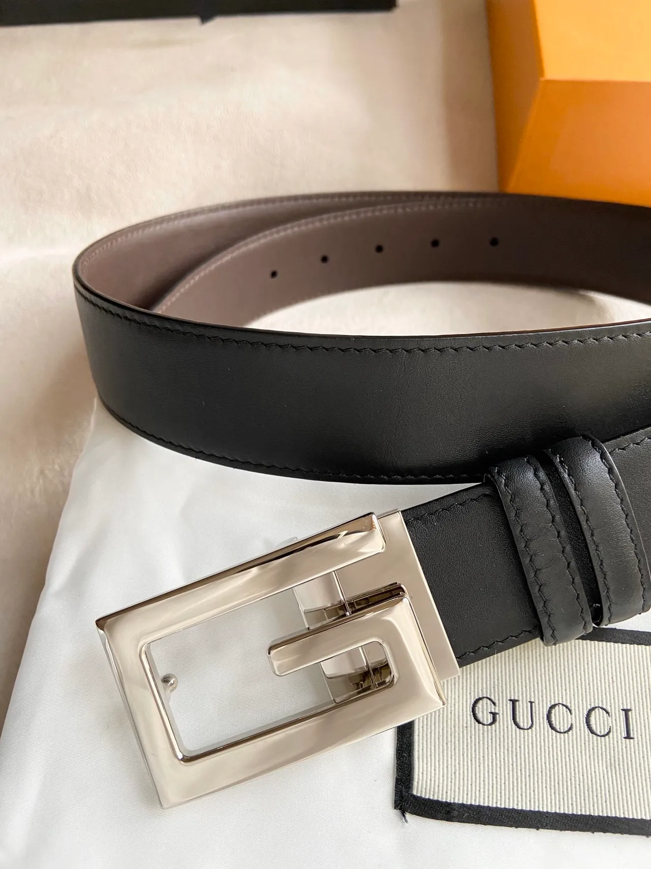 Gucci Black Silver Smooth Interlocking G Buckle Leather Belt 3