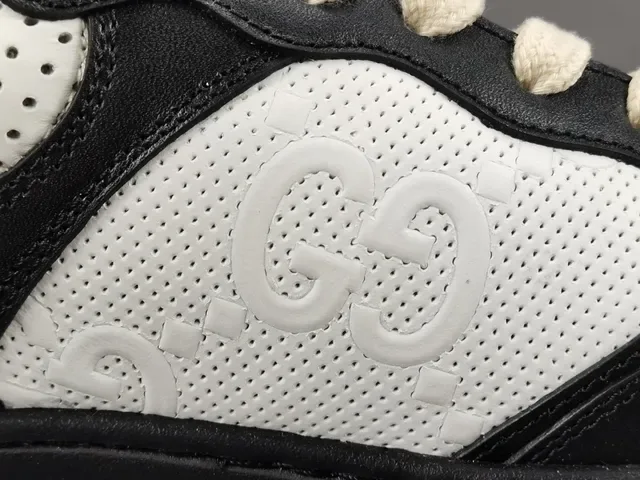 Gucci কালো সাদা প্ল্যাটফর্ম সোল পারফোরেটেড লেদার লাইফস্টাইল স্নিকার্স 18