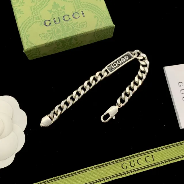 Gucci Chunky Curb Chain Logo Plaque Bracelet 2