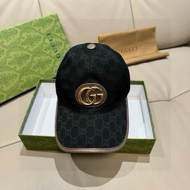 Gucci Double G Emblem Gorra de béisbol Negra GG Monogram 9