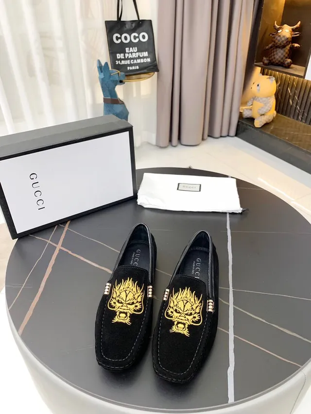 Gucci تطريز التنين أحذية لوفر جلد أسود وذهبي 4
