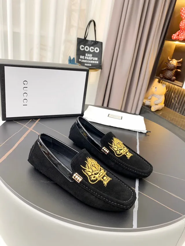 Gucci تطريز التنين أحذية لوفر جلد أسود وذهبي 7