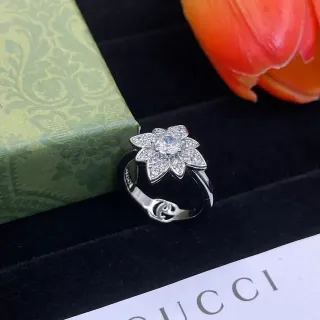 Gucci Flora 花卉 Pavé Interlocking G 戒指