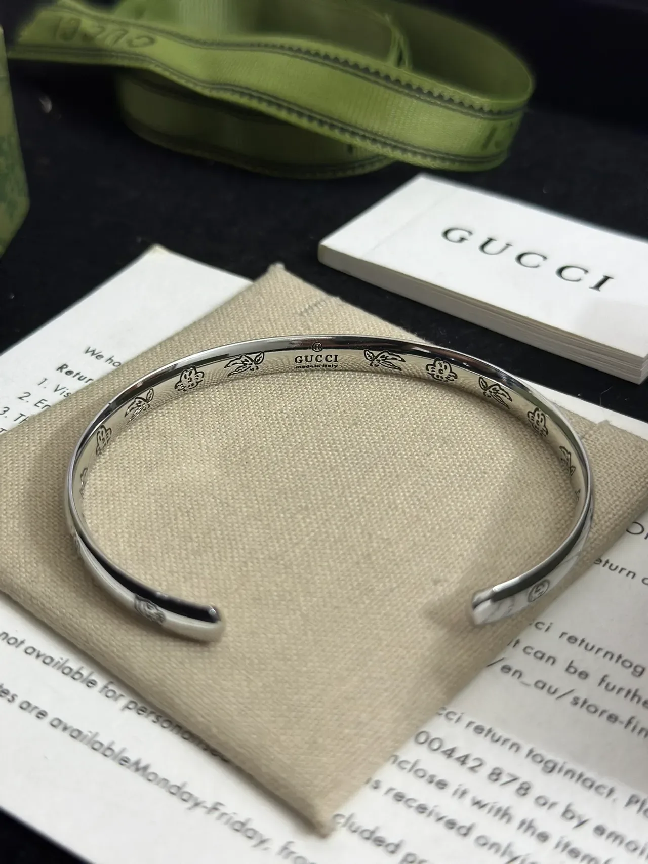 Gucci For Love إسورة كف زهورية منحوتة 5