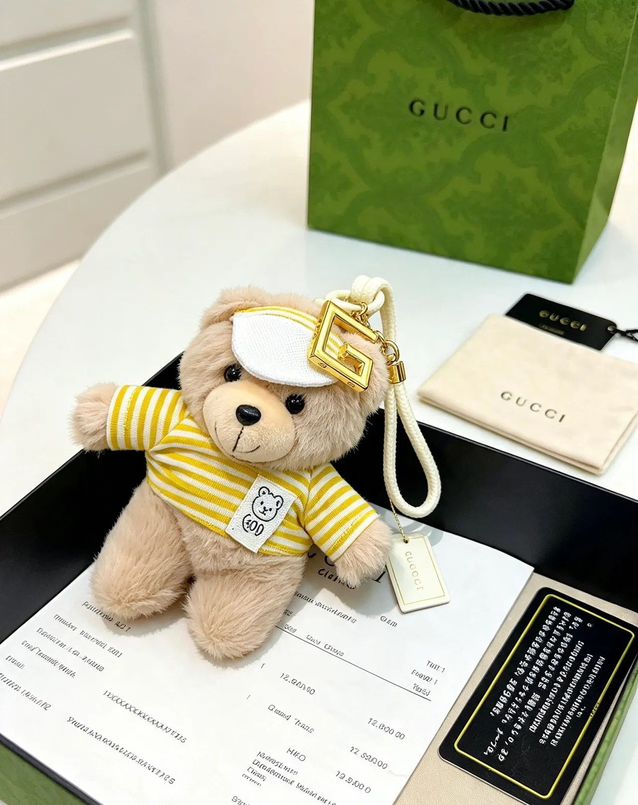 Gucci G.O.O. Sac beige et jaune ourson en peluche haut tricoté rayé 3